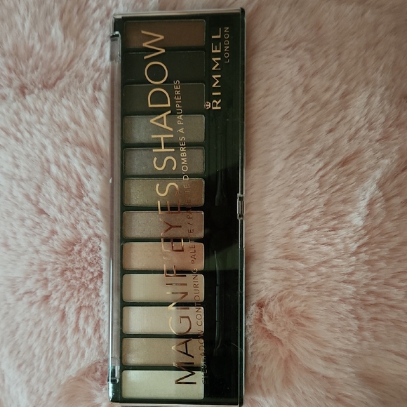 Rimmel London Magnif'eyes Eyeshadow Palette - Keep Calm And Wear Nudes - Picture 1 of 2